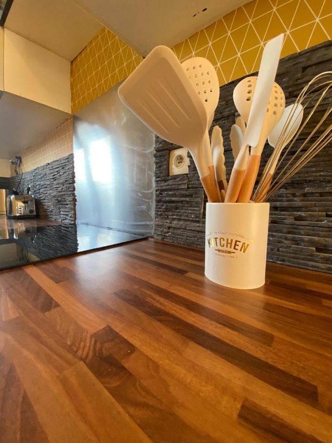 Capstay Cosy Centre 2 Chambres Babyfoot & Netflix Raismes Exterior photo
